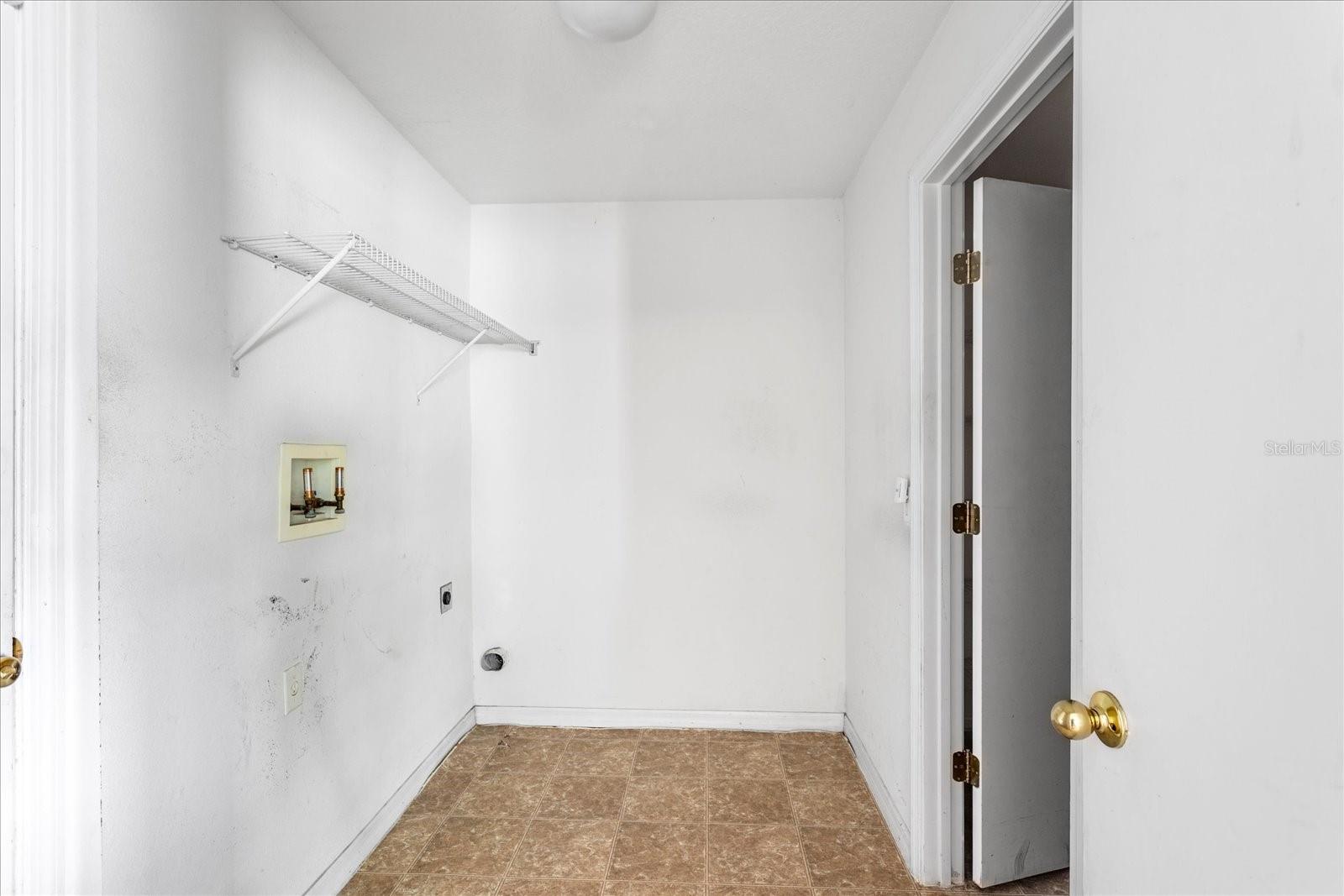 Image 13 of 28 For 1033 Sabine Place