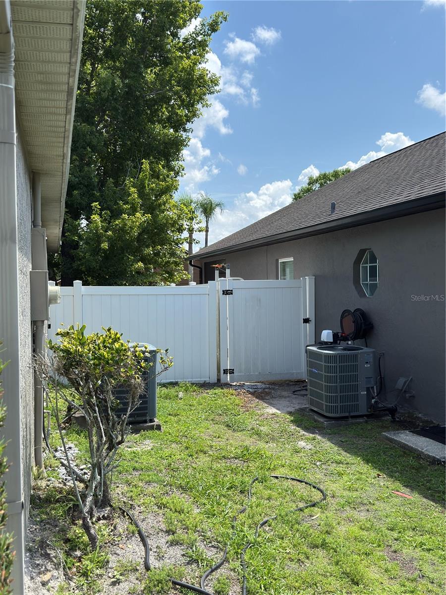 Image 12 of 16 For 4305 Iveyglen Avenue