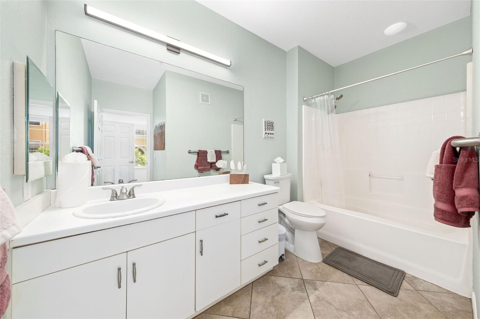 Image 13 of 18 For 860 Orange Avenue 210