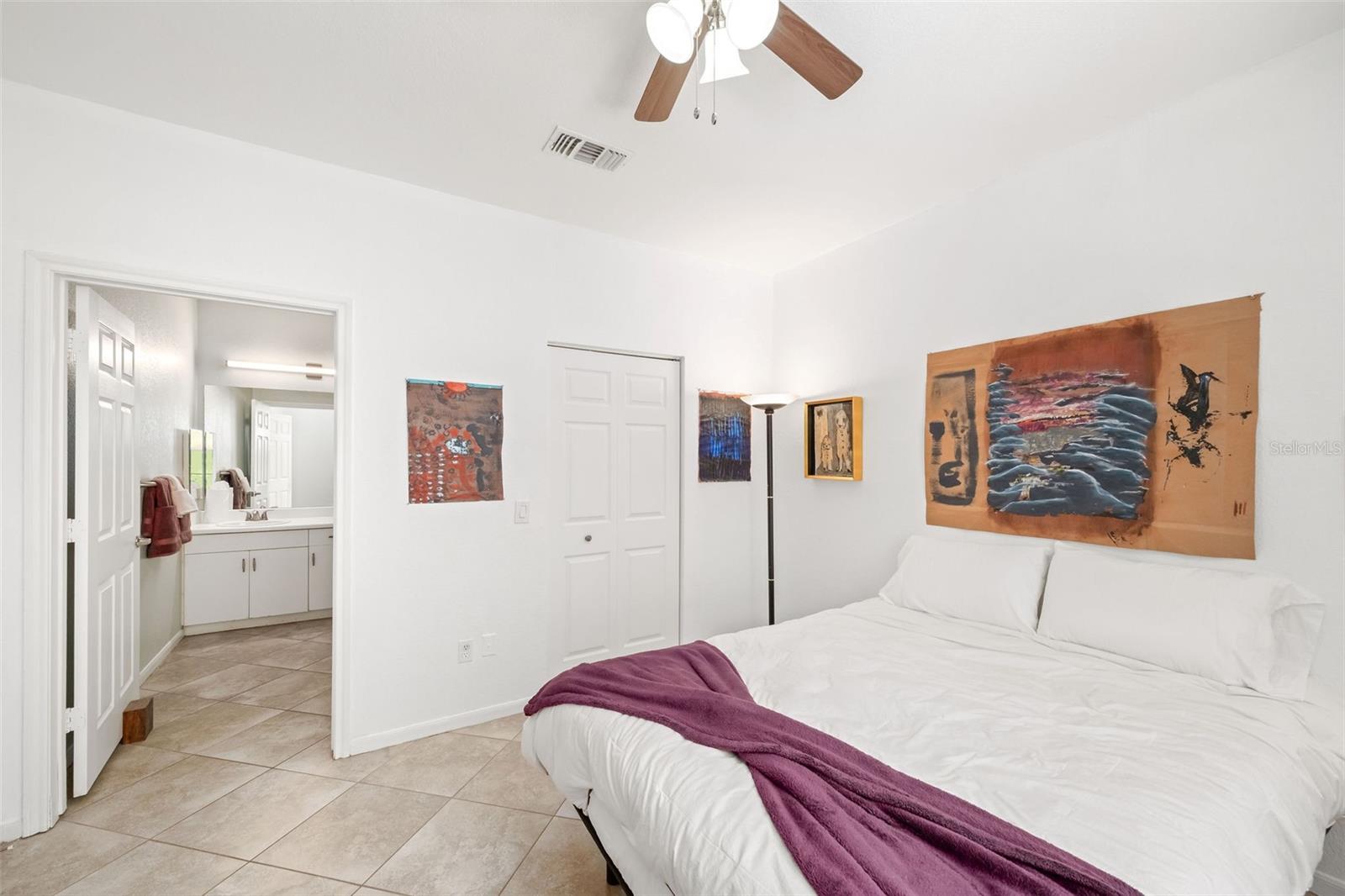 Image 14 of 18 For 860 Orange Avenue 210