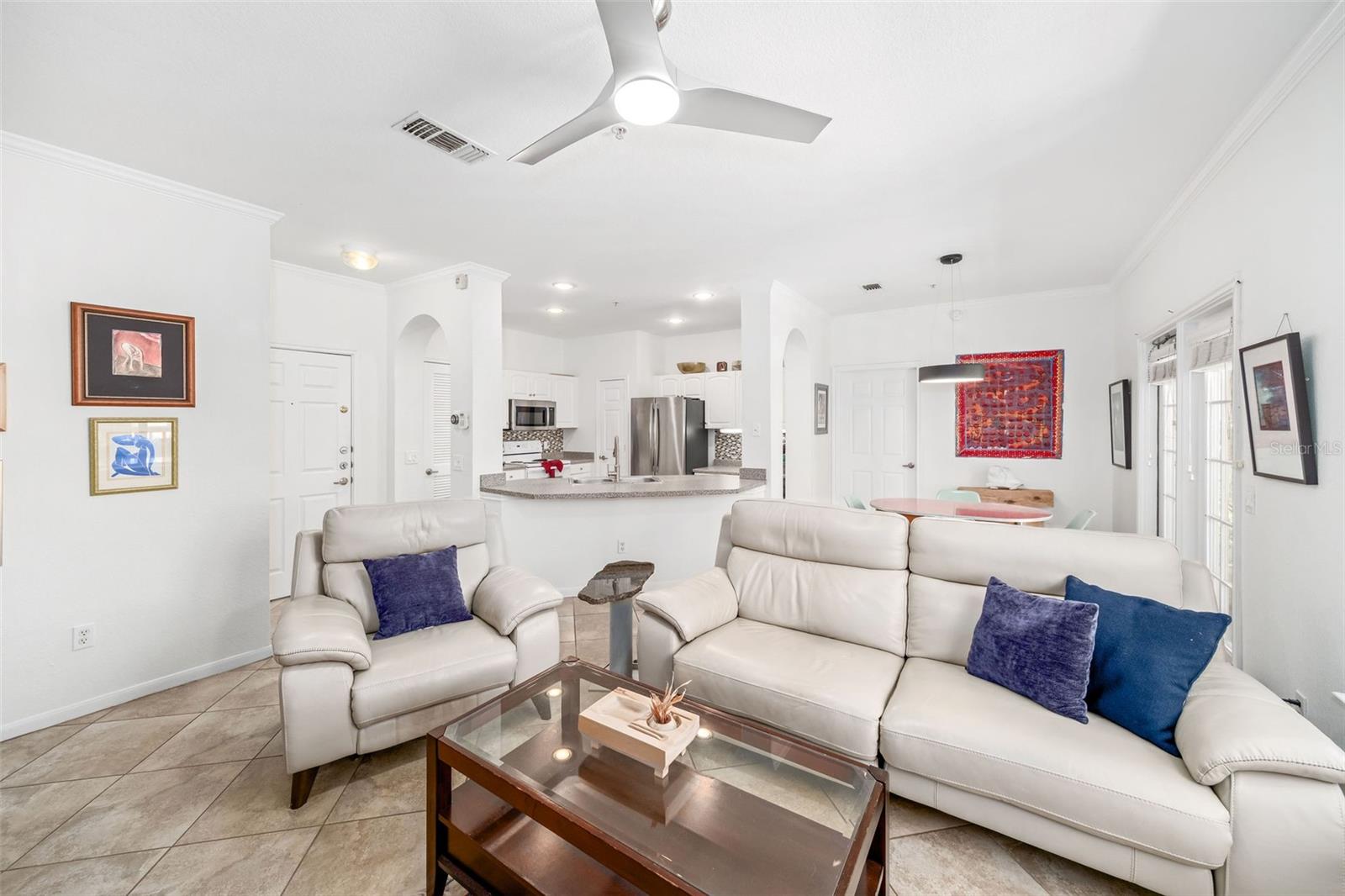 Image 3 of 18 For 860 Orange Avenue 210
