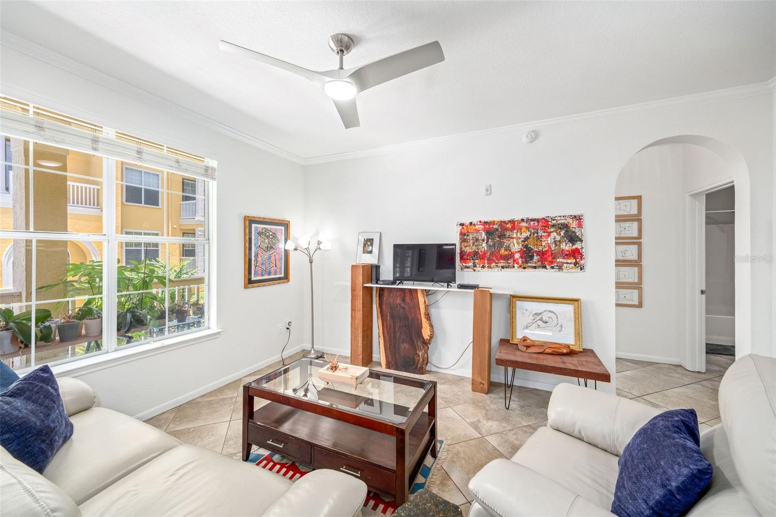 Image 4 of 18 For 860 Orange Avenue 210