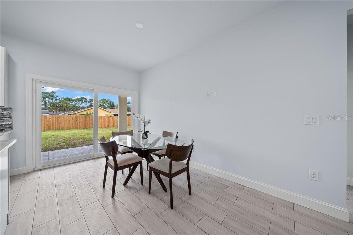 Image 15 of 28 For 7160 Carlowe Avenue