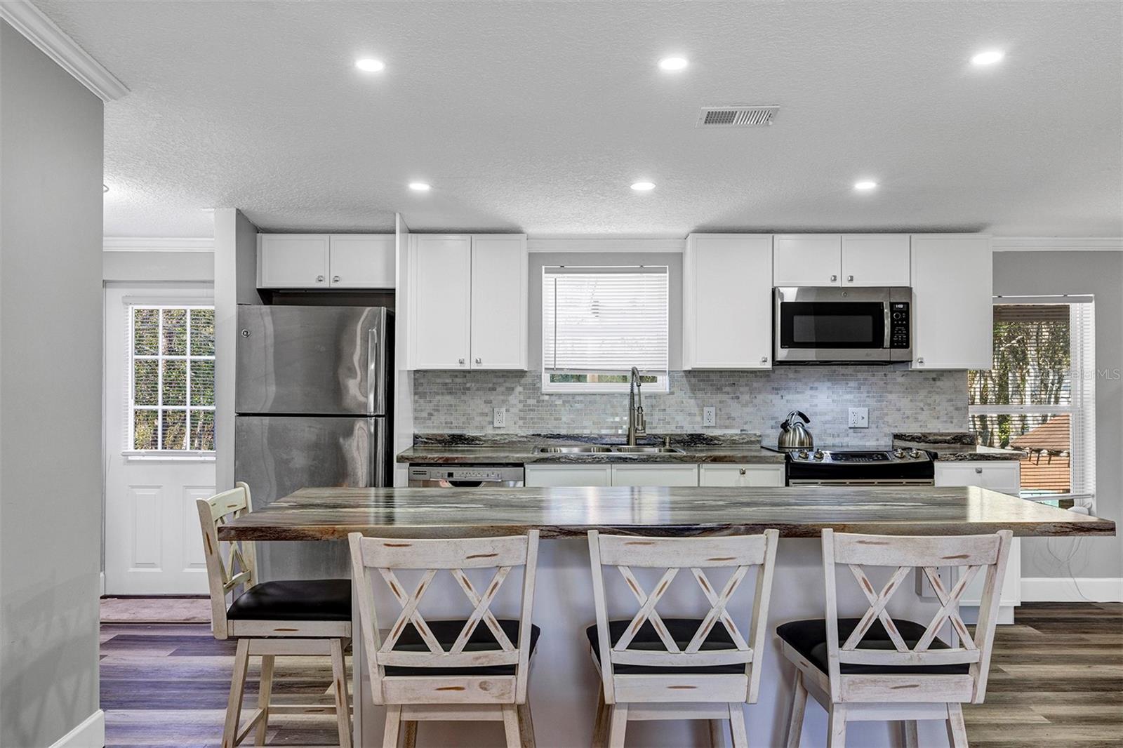 Image 4 of 38 For 43041 Jewell Drive