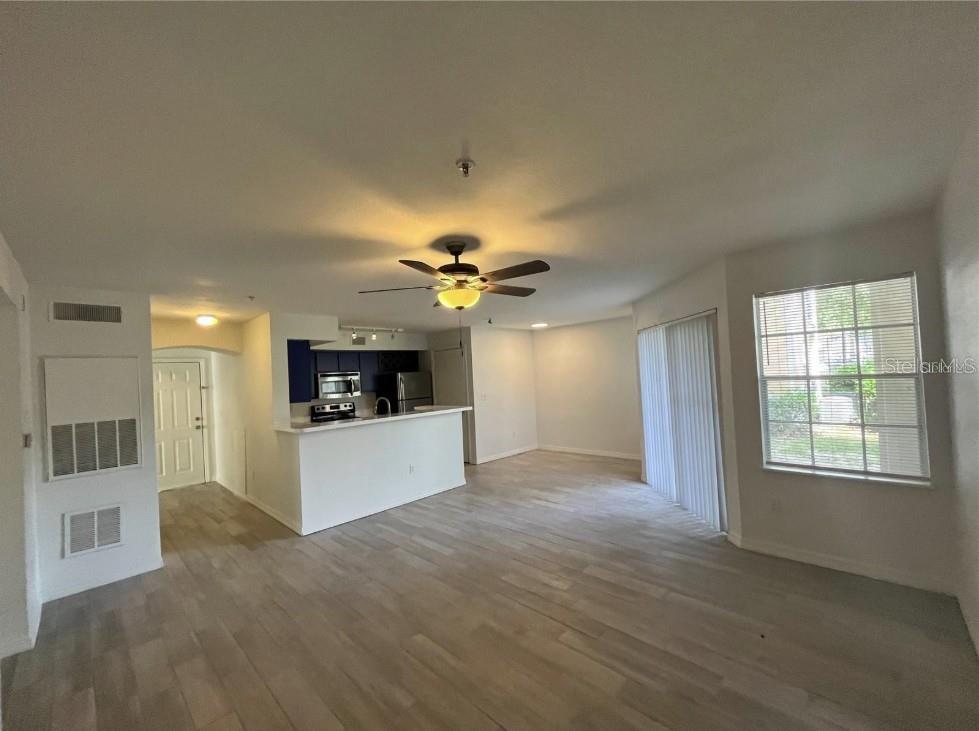 Image 4 of 8 For 7300 Westpointe Boulevard 716