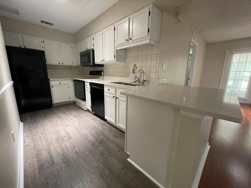 Image 6 of 14 For 1133 Monroe Avenue