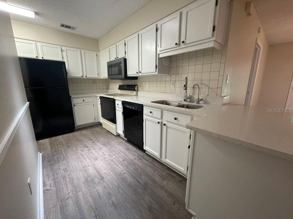 Image 7 of 14 For 1133 Monroe Avenue