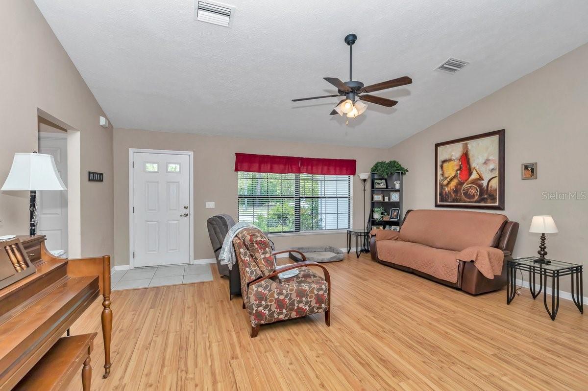 Image 11 of 24 For 7120 Glenridge Circle
