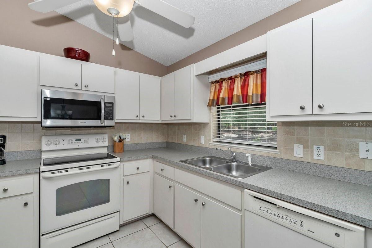 Image 15 of 24 For 7120 Glenridge Circle
