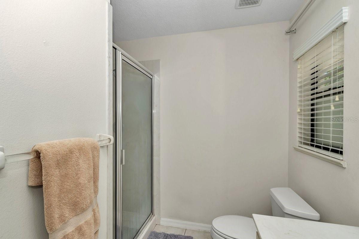 Image 18 of 24 For 7120 Glenridge Circle
