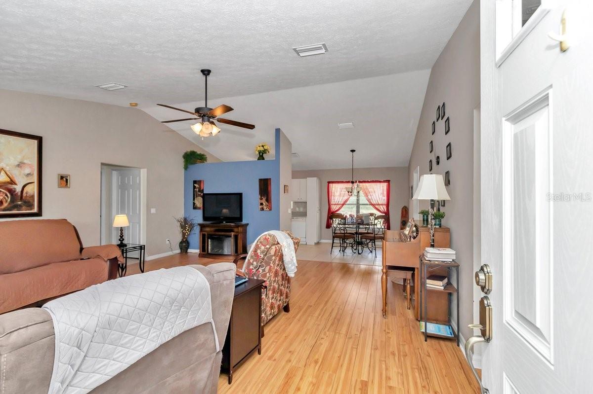 Image 9 of 24 For 7120 Glenridge Circle