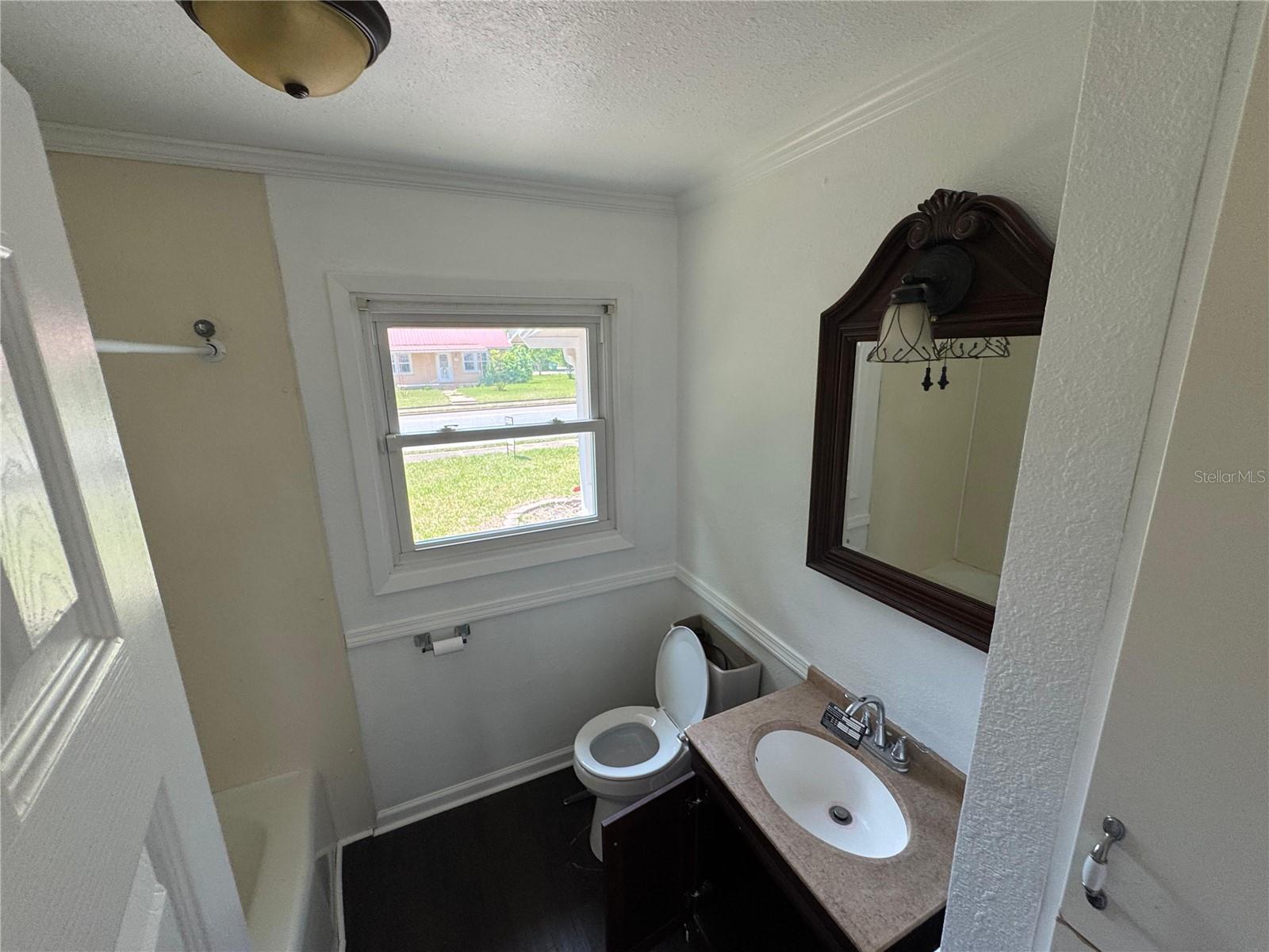 Image 8 of 20 For 4274 2nd Avenue