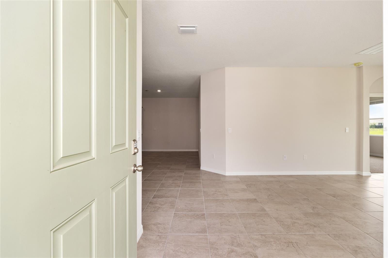 Image 3 of 33 For 5253 43rd Lane Nw