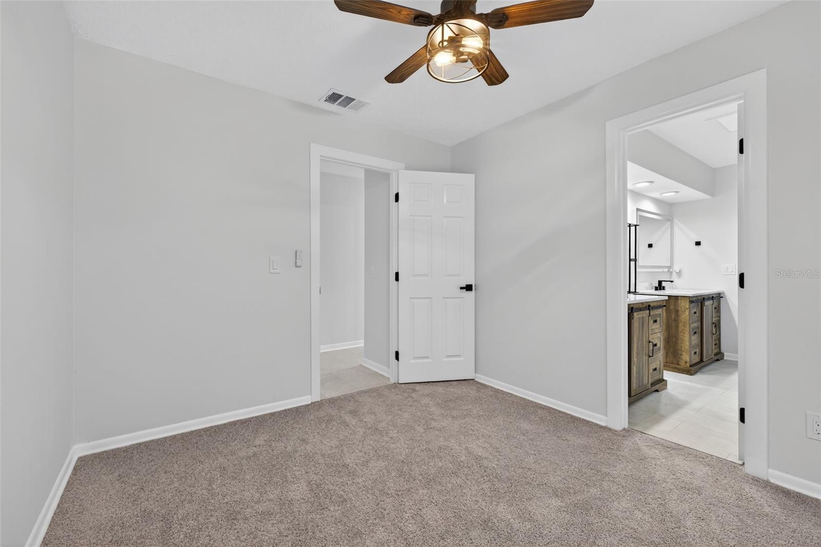 Image 22 of 44 For 4404 Grainary Avenue