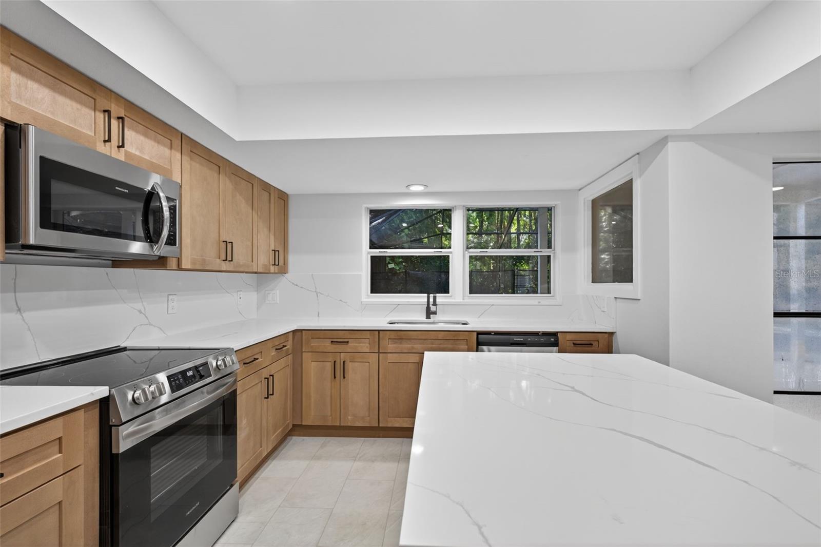 Image 9 of 44 For 4404 Grainary Avenue