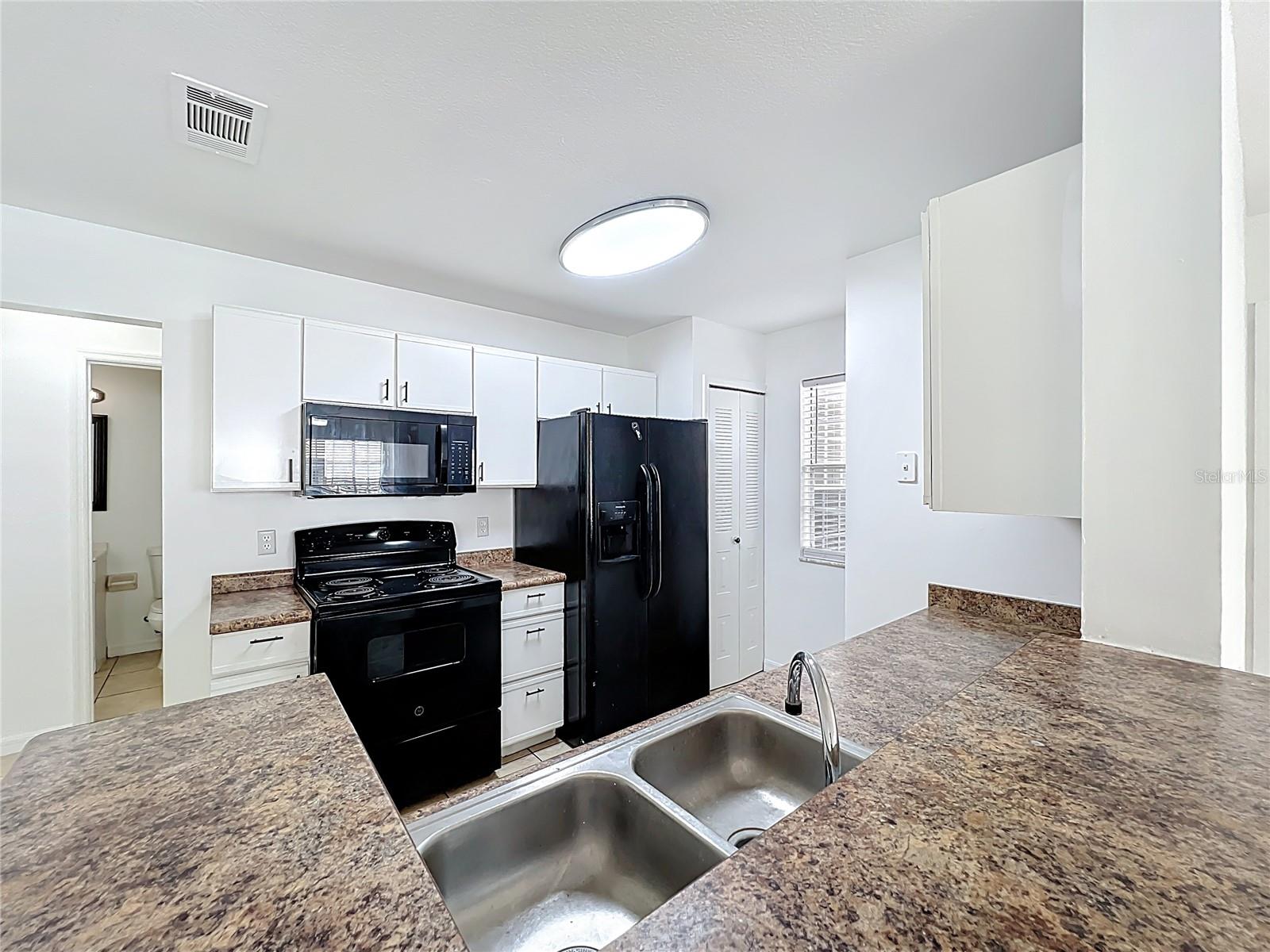 Image 17 of 63 For 645 Stafford Terrace 163