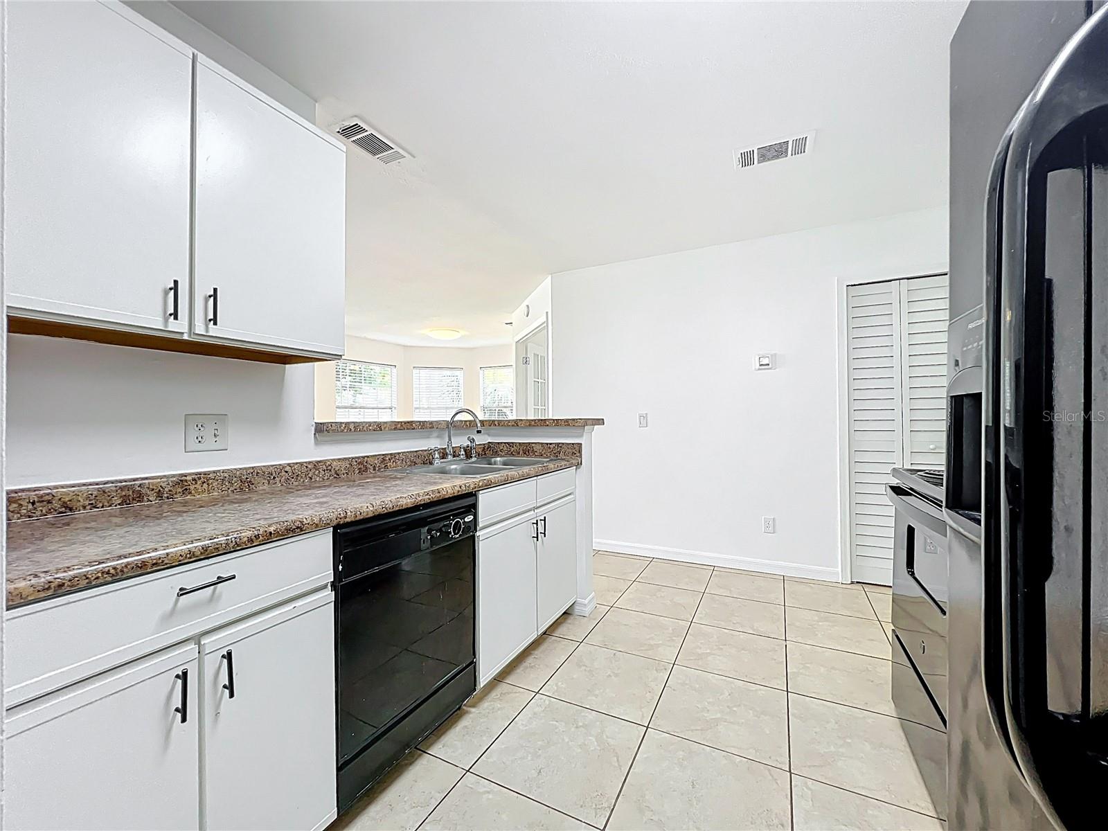 Image 23 of 63 For 645 Stafford Terrace 163