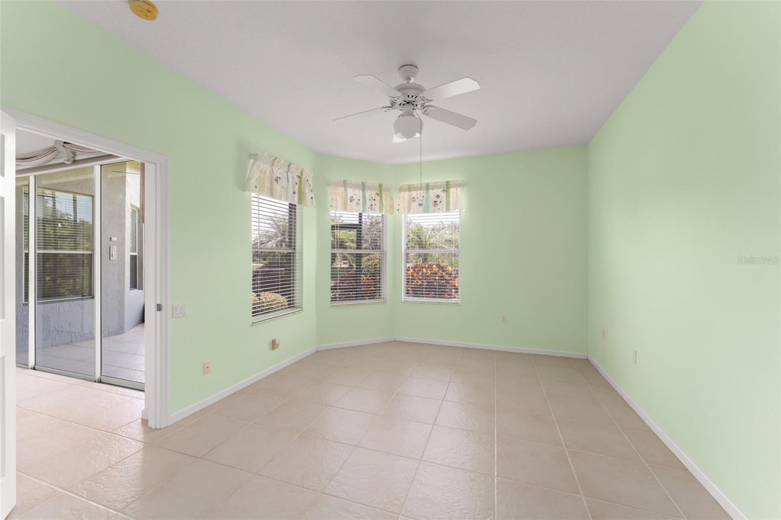 Image 23 of 44 For 3419 Fernwood Drive