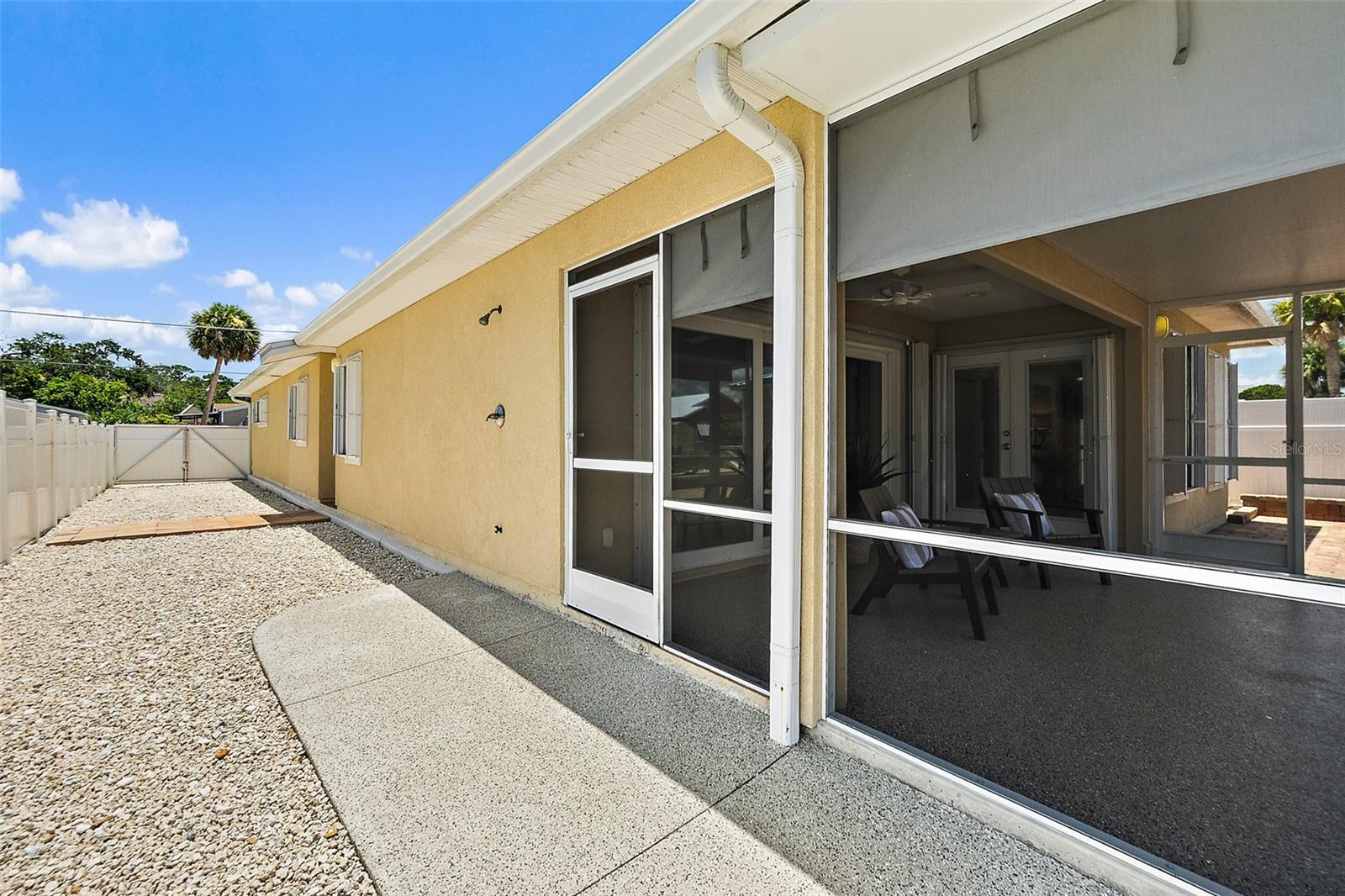 Image 42 of 49 For 139 Douglas Street