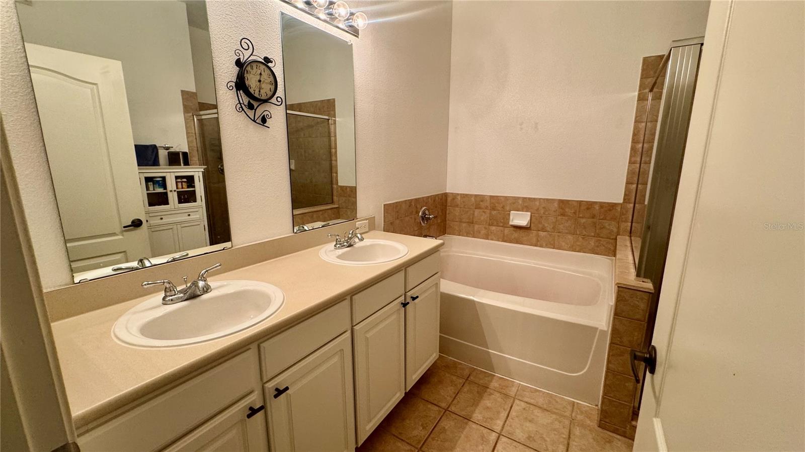 Image 27 of 70 For 506 Mirasol Circle 202