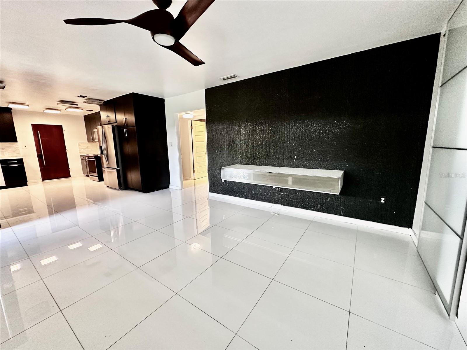 Image 11 of 32 For 7210 Seminole Drive 1