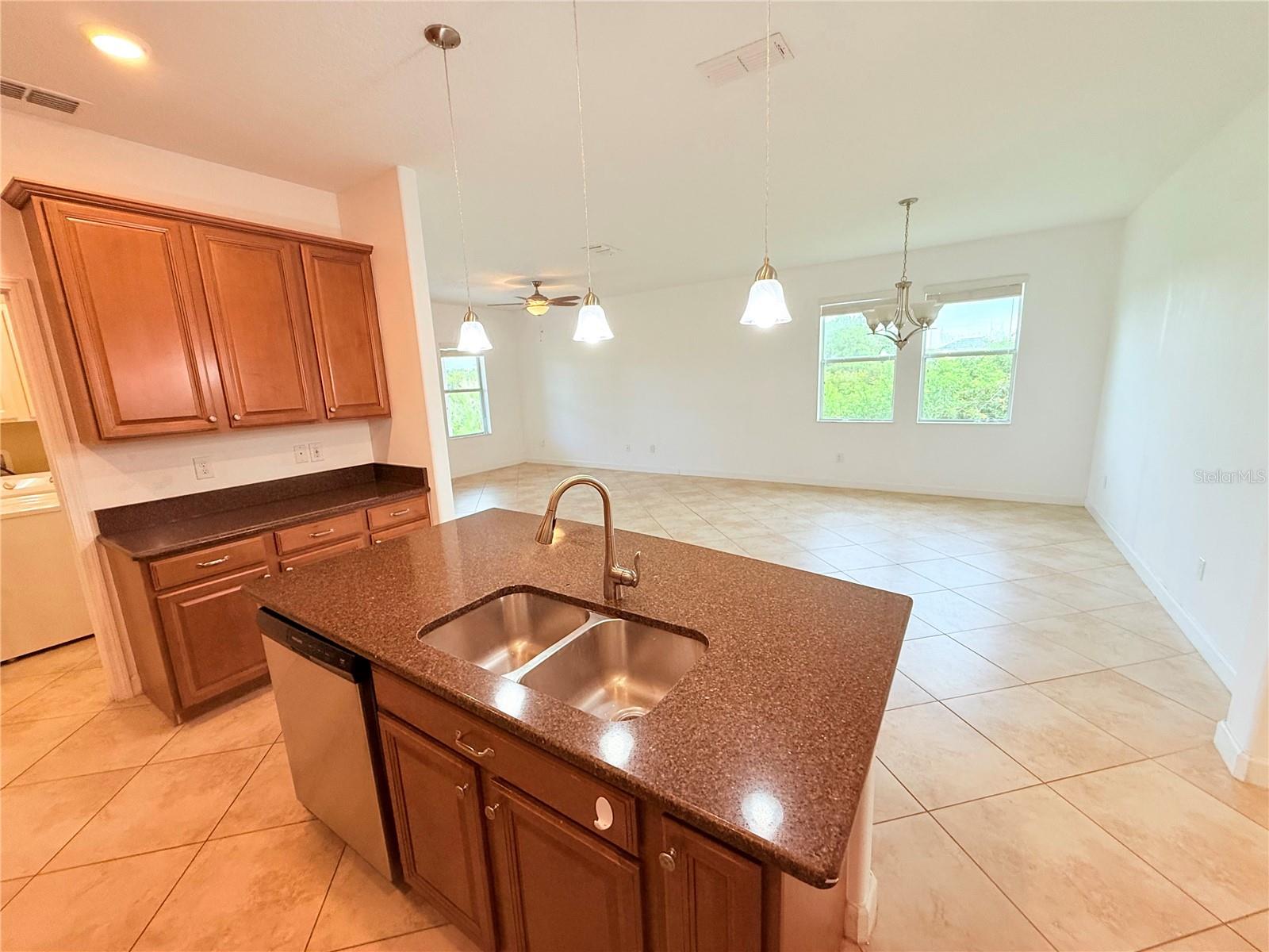 Image 10 of 25 For 7381 Fairgrove Avenue