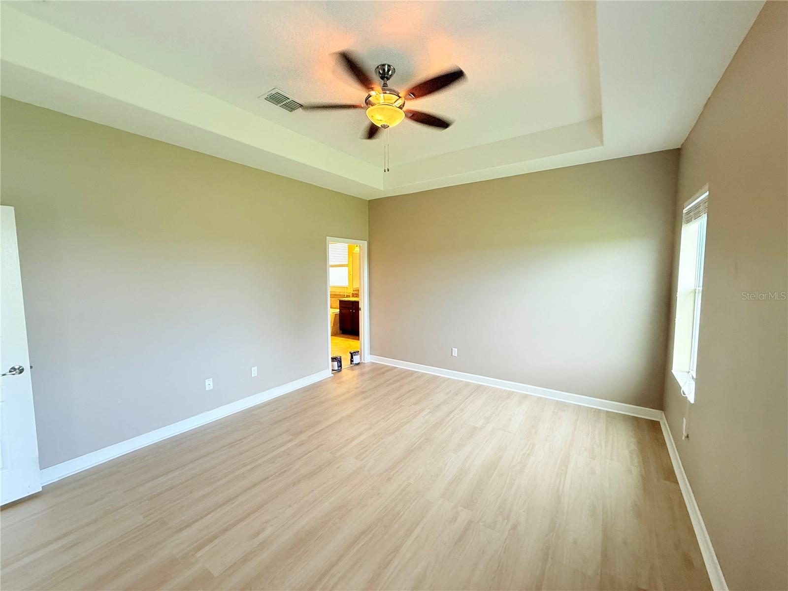 Image 14 of 25 For 7381 Fairgrove Avenue