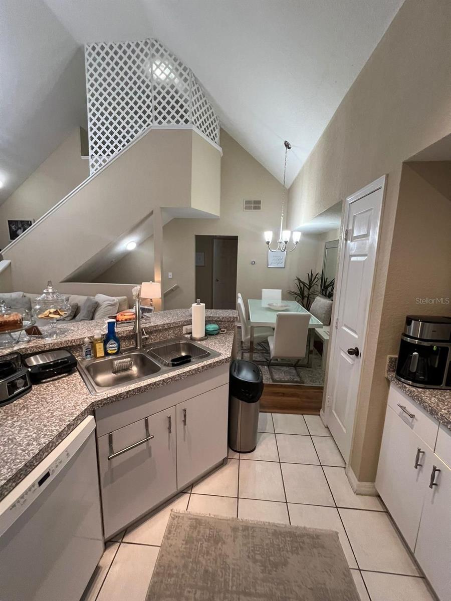 Image 14 of 20 For 6328 Raleigh Street 814