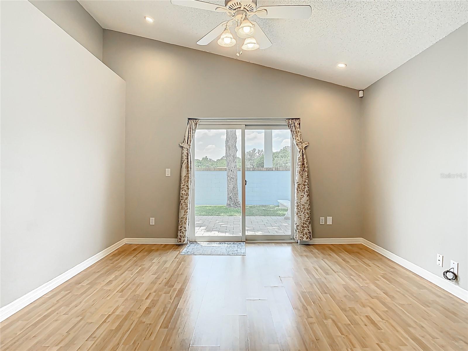 Image 10 of 45 For 2641 Delcrest Drive