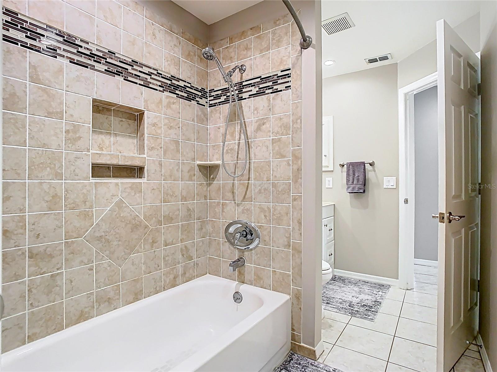 Image 17 of 45 For 2641 Delcrest Drive