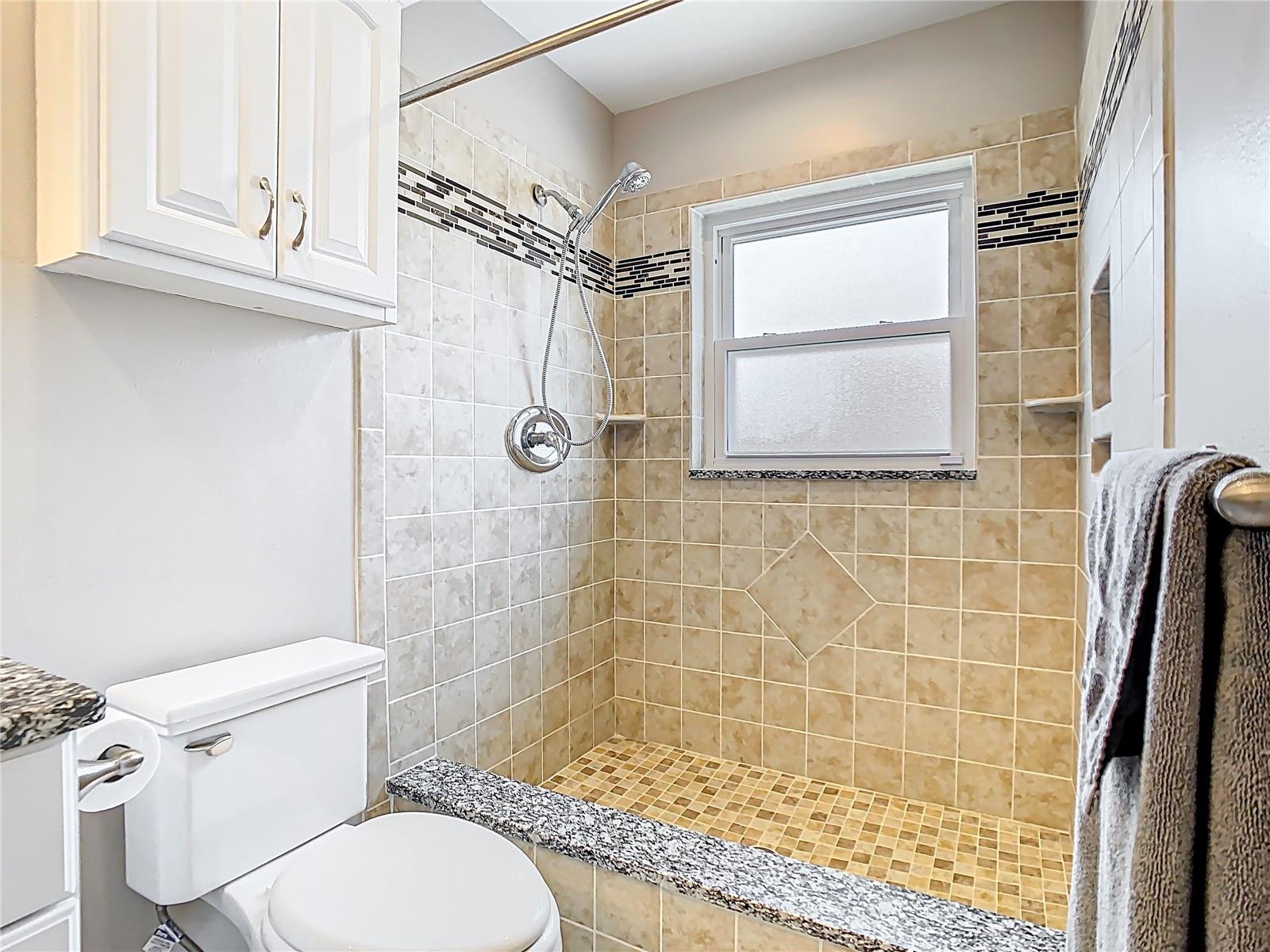 Image 22 of 45 For 2641 Delcrest Drive