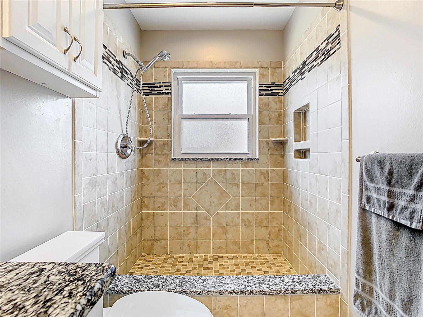 Image 23 of 45 For 2641 Delcrest Drive
