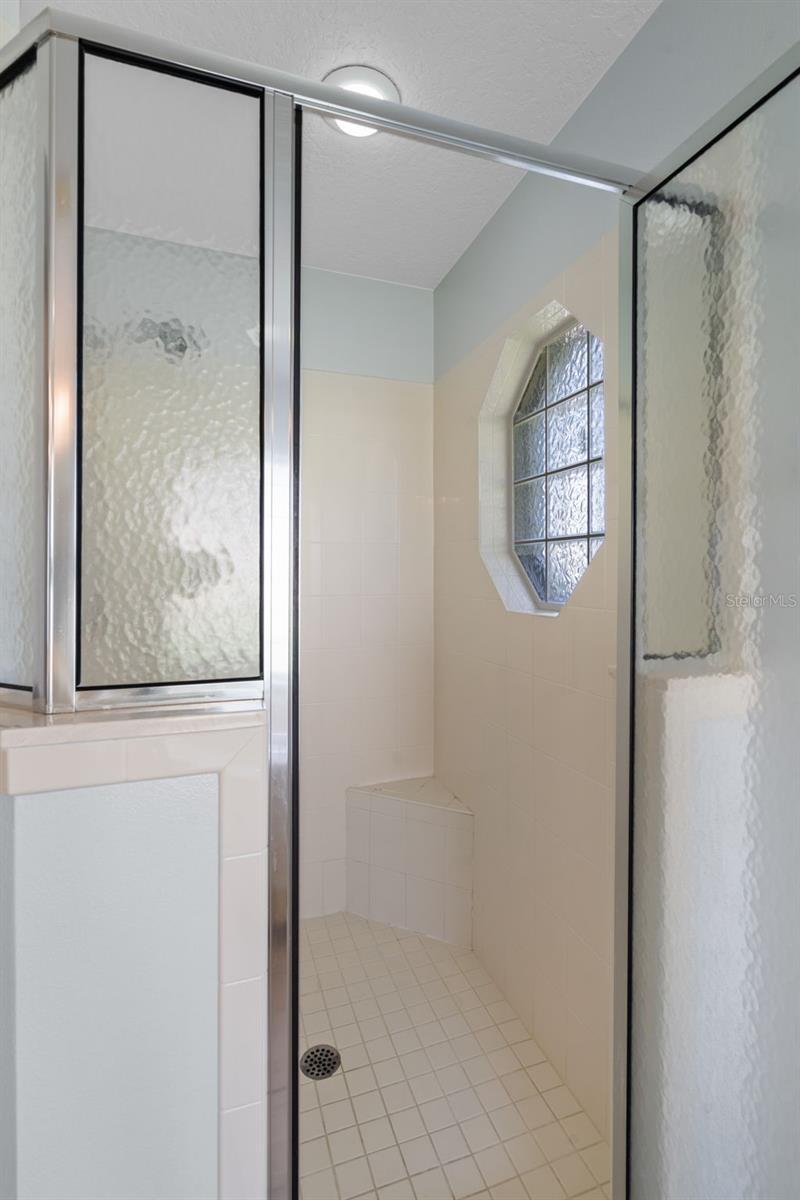 Image 16 of 21 For 26908 Honeymoon Avenue