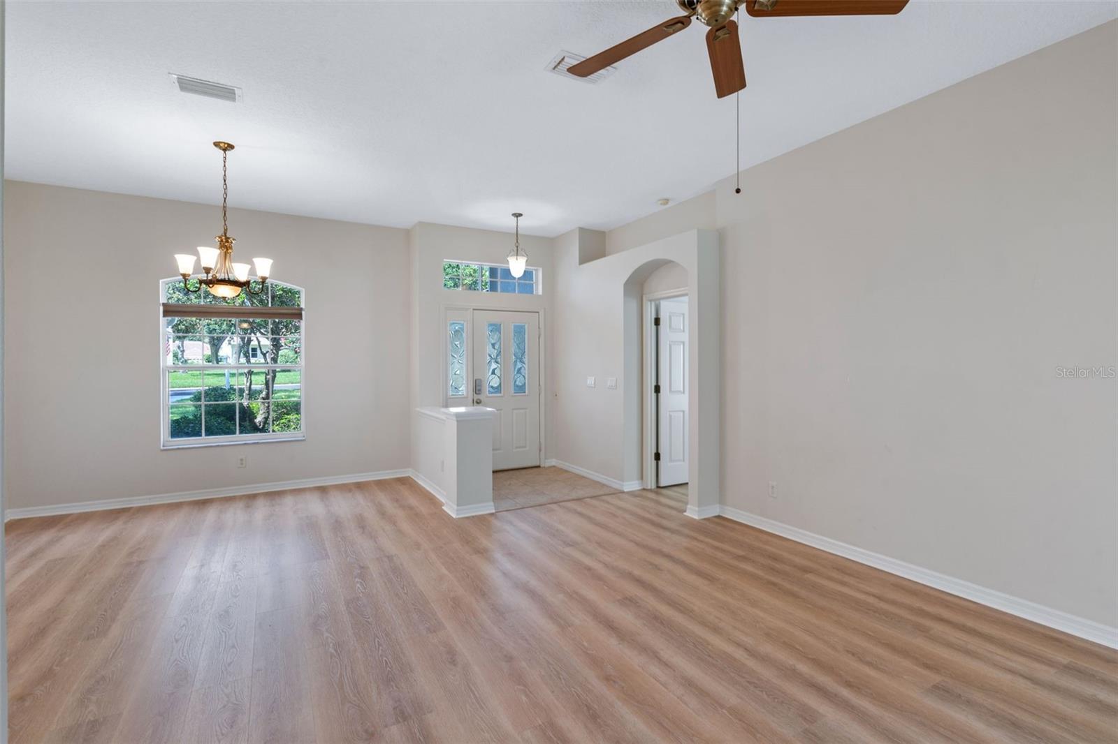 Image 4 of 21 For 26908 Honeymoon Avenue