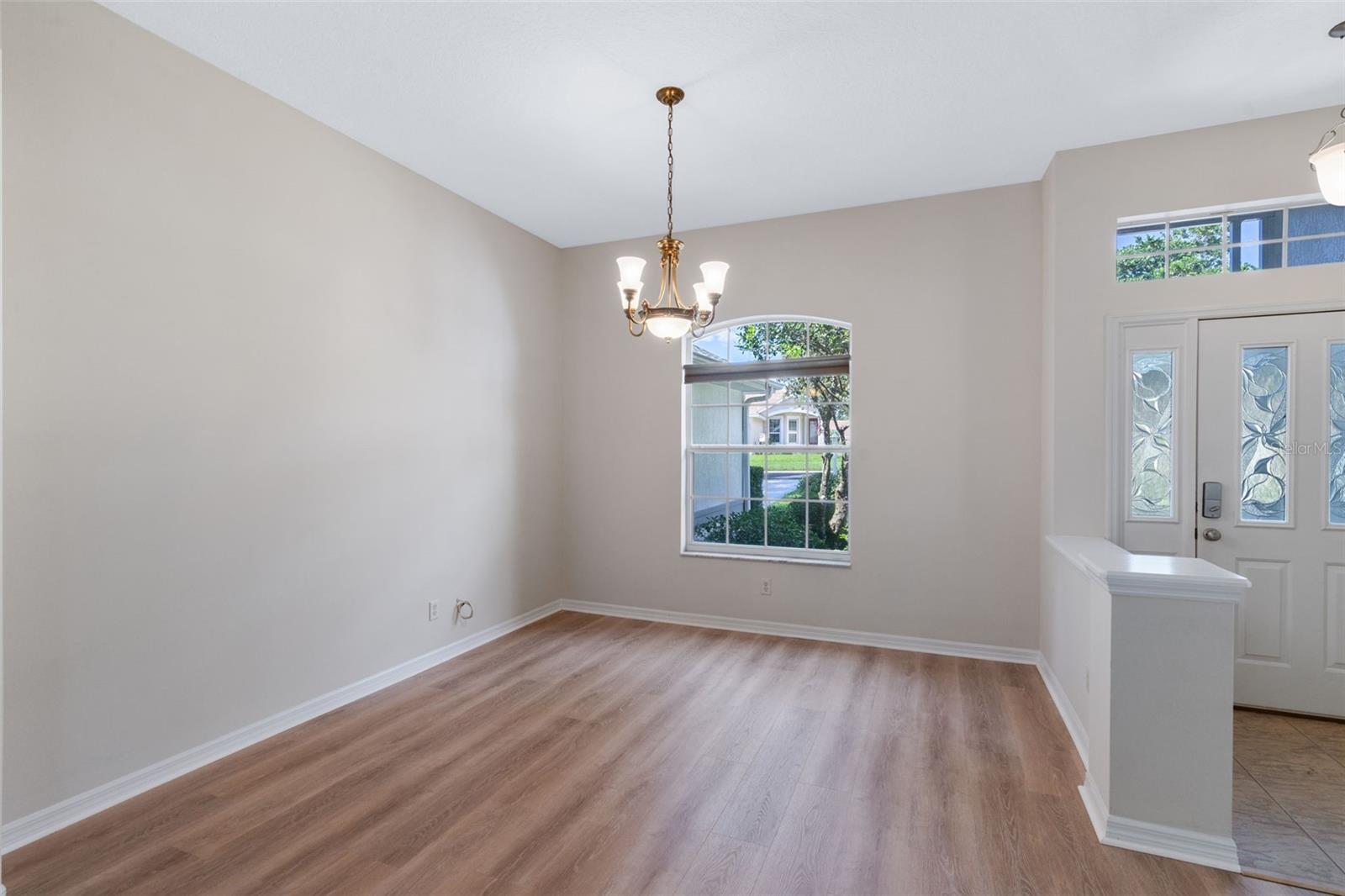 Image 5 of 21 For 26908 Honeymoon Avenue