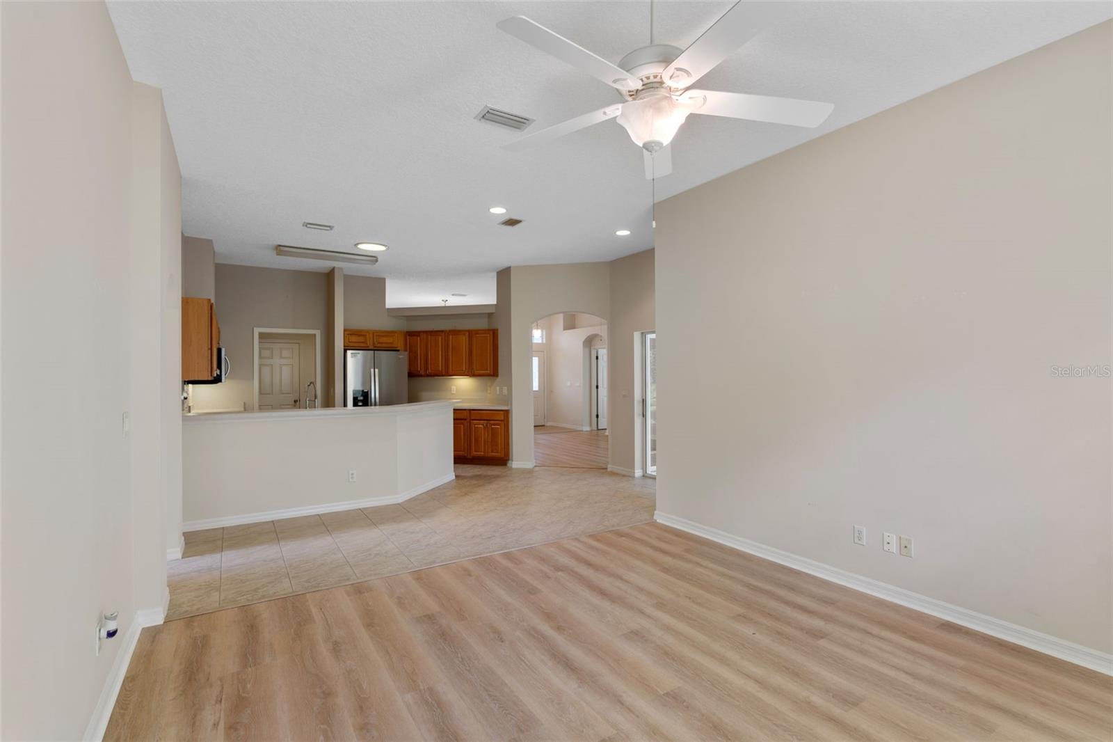 Image 8 of 21 For 26908 Honeymoon Avenue