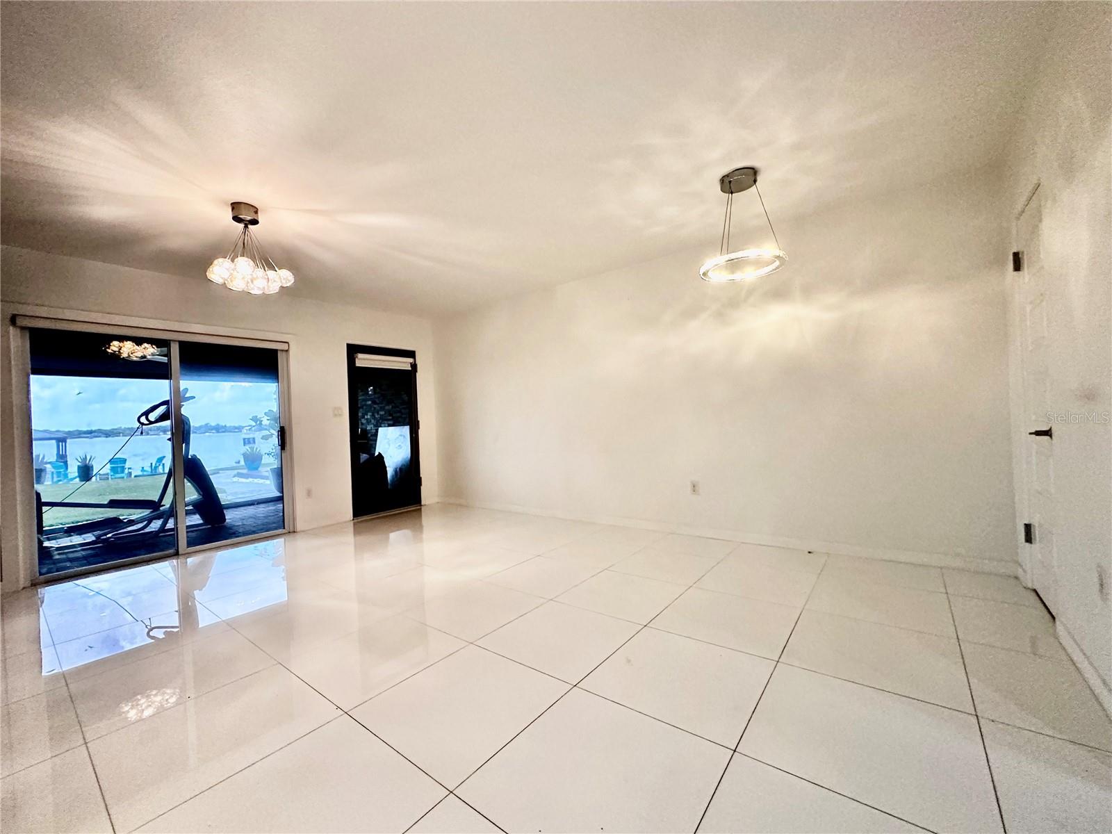 Image 16 of 34 For 7210 Seminole Drive 3