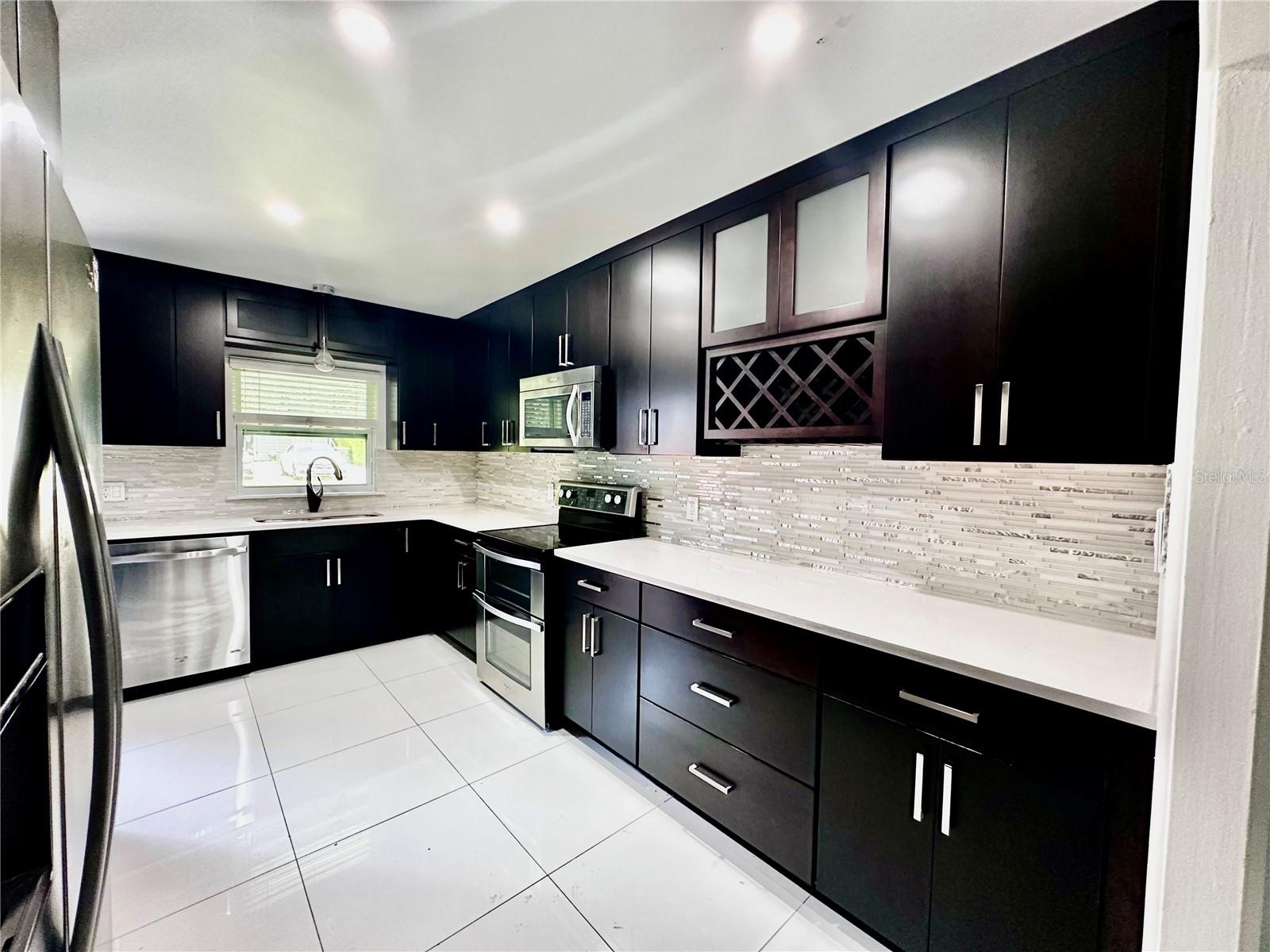 Image 9 of 34 For 7210 Seminole Drive 3
