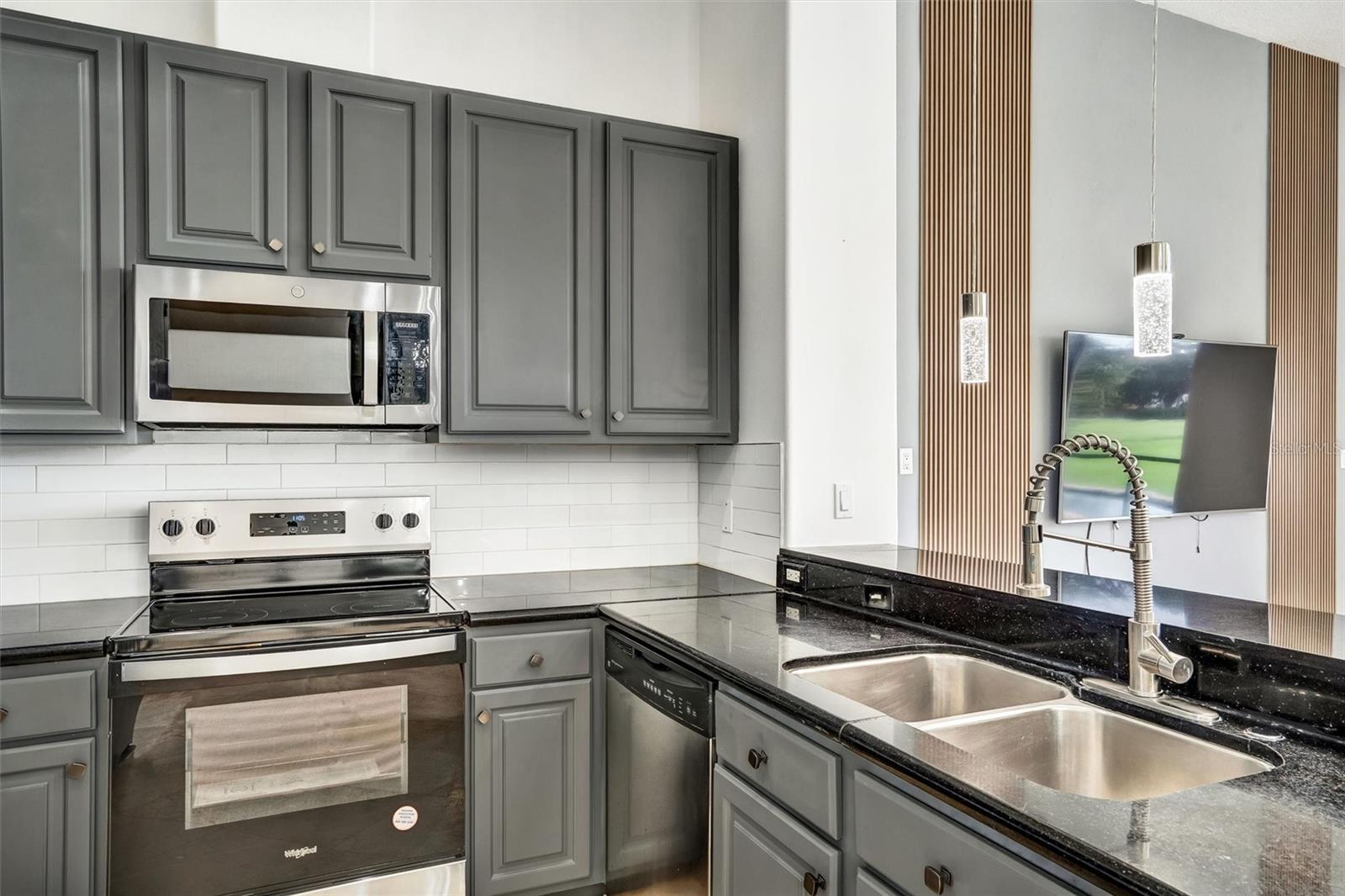 Image 10 of 35 For 8412 Saint Marino Boulevard