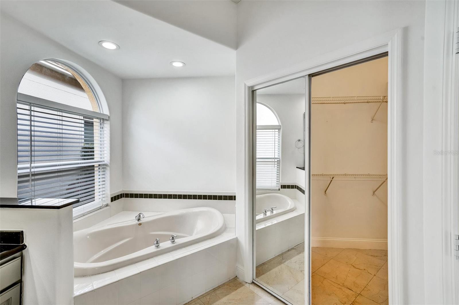 Image 18 of 35 For 8412 Saint Marino Boulevard