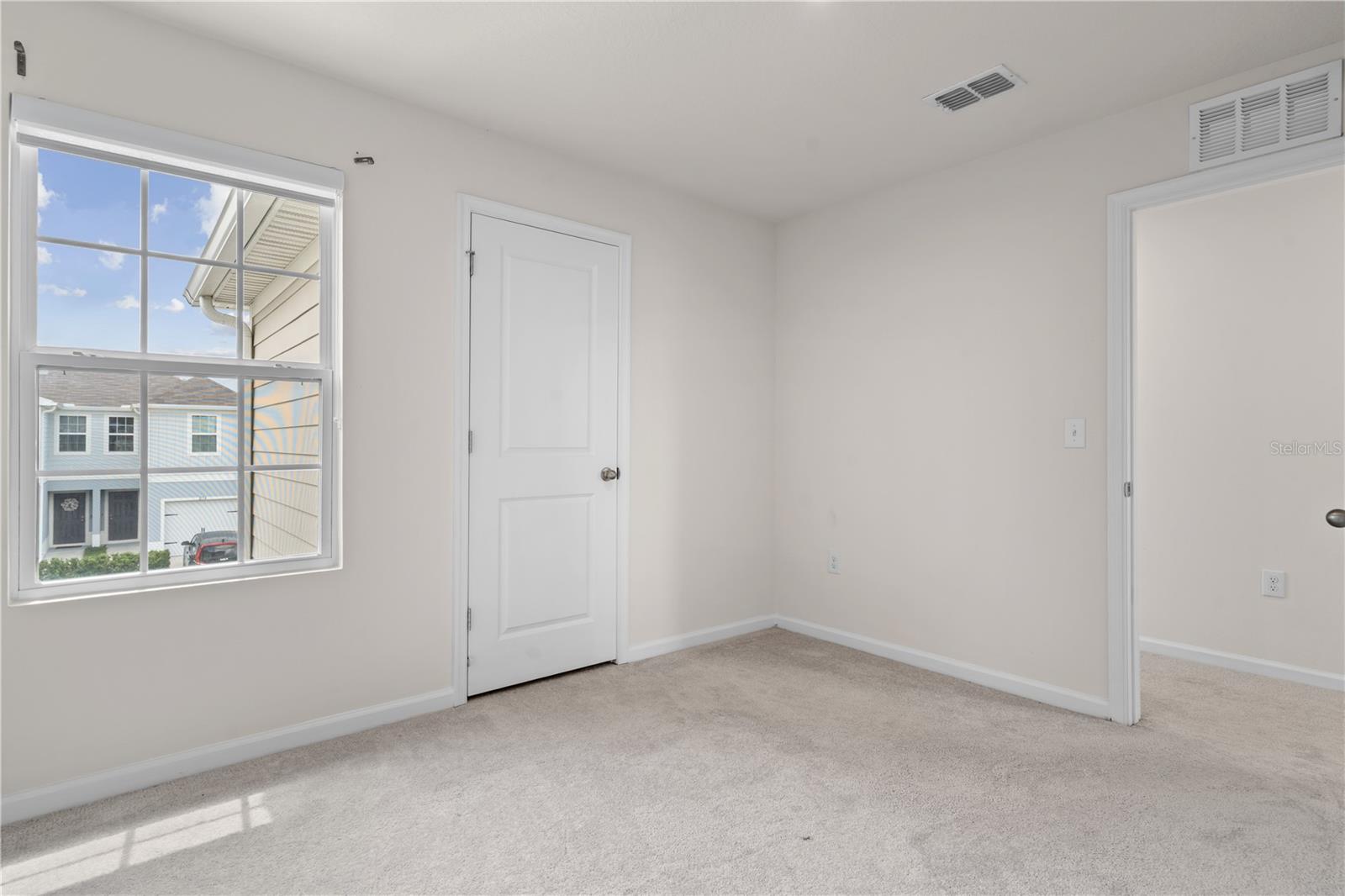 Image 16 of 47 For 275 Blueberry Lane