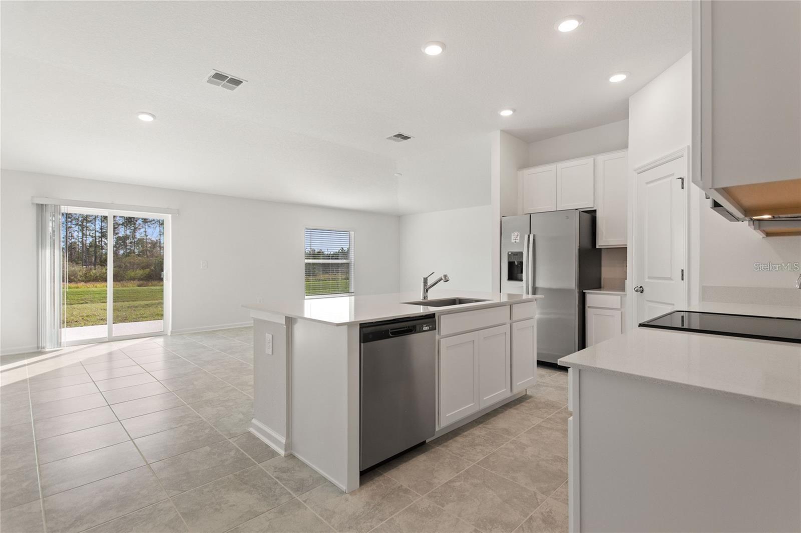 Image 3 of 19 For 562 Hatteras Road