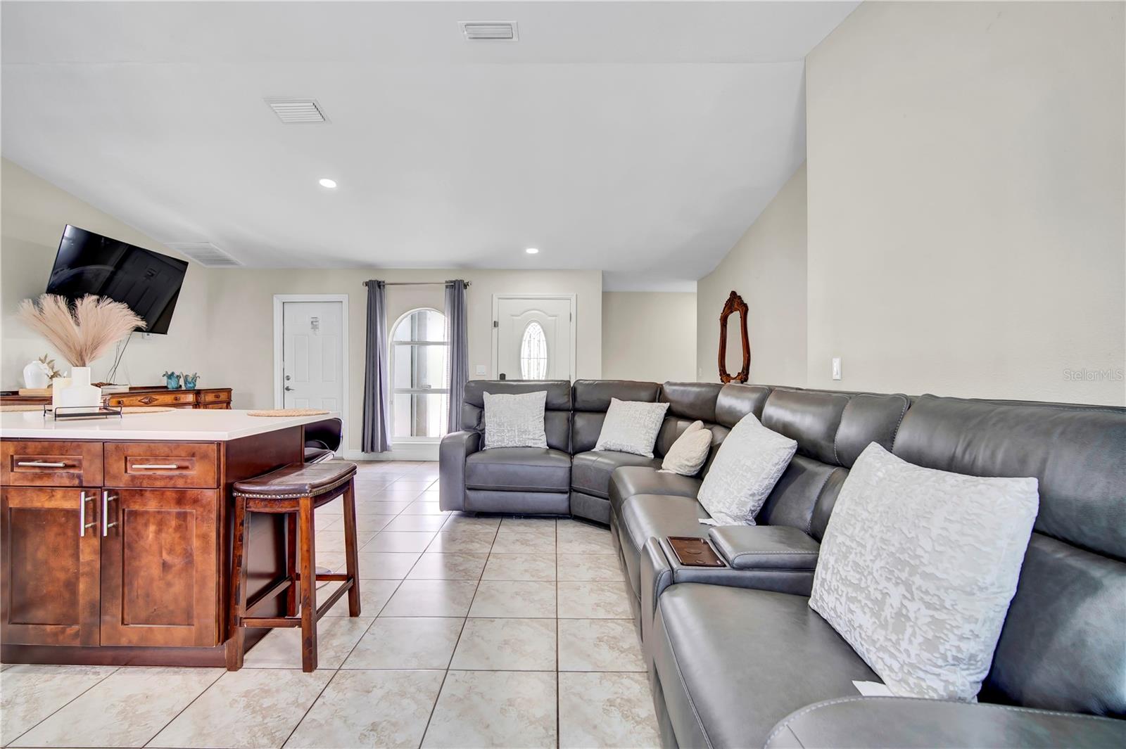 Image 6 of 21 For 443 Magpie Court