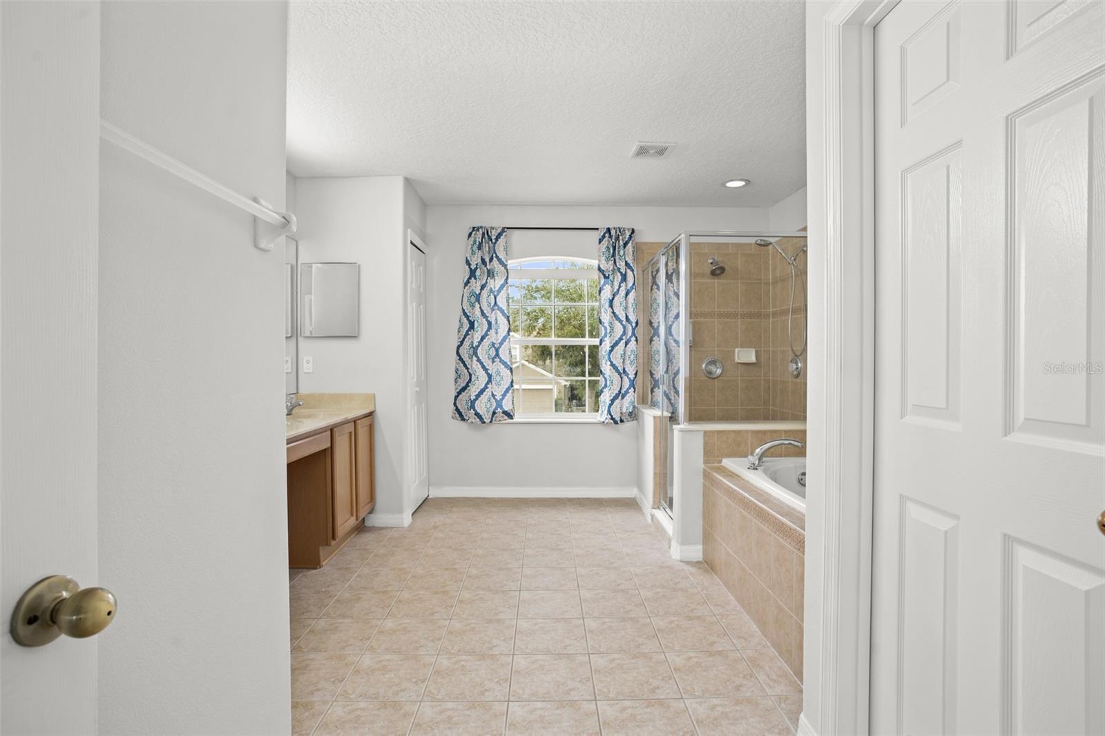 Image 33 of 46 For 9727 Mountain Lake Drive