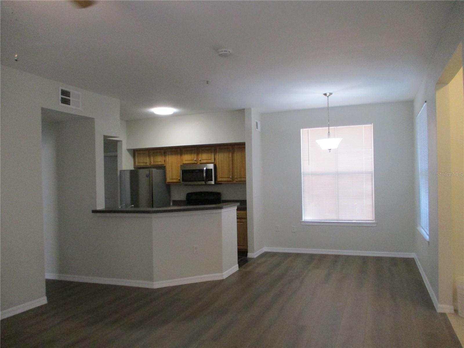 Image 4 of 27 For 6021 Westgate Drive 813