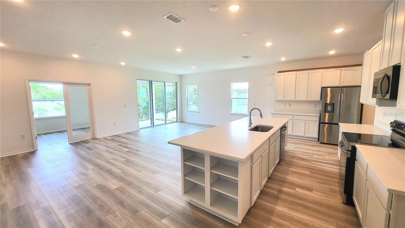 Image 21 of 30 For 12515 Shafton Road
