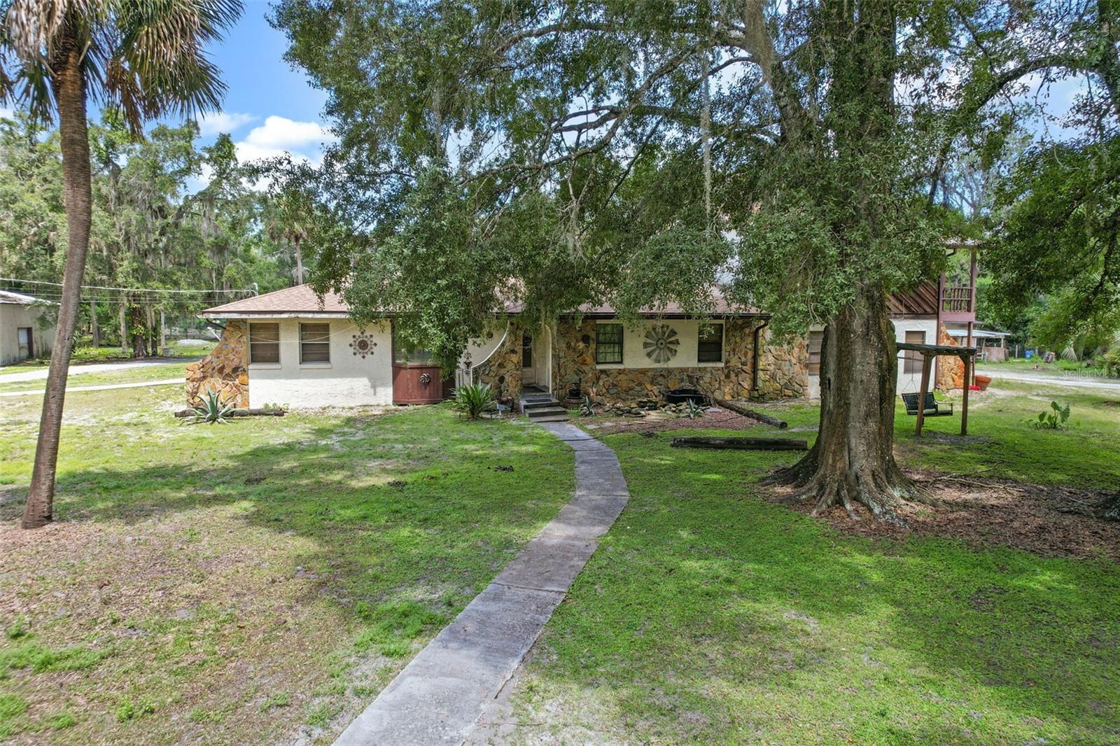Image 4 of 52 For 546 Winona Drive