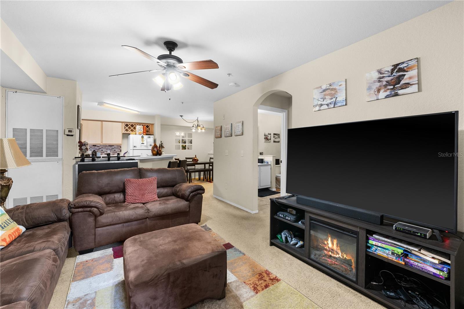 Image 14 of 22 For 829 Camargo Way 211
