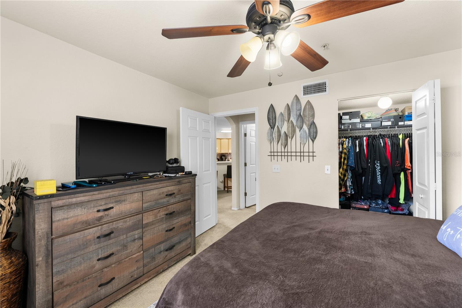 Image 15 of 22 For 829 Camargo Way 211