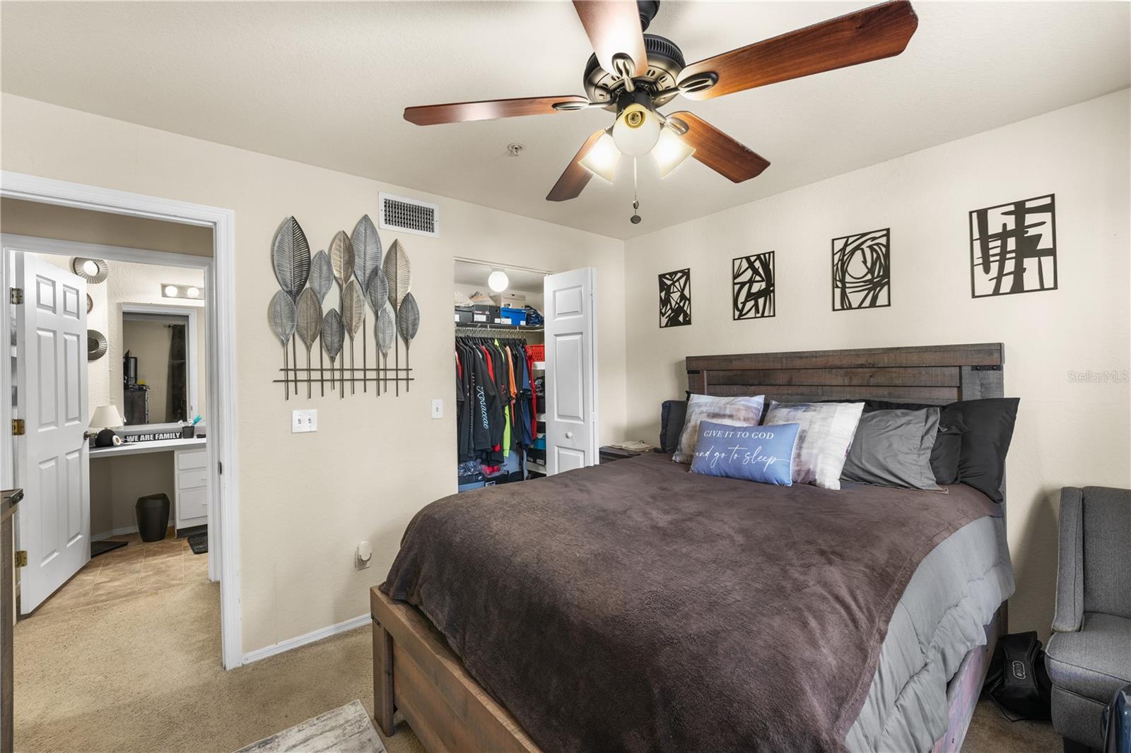 Image 17 of 22 For 829 Camargo Way 211